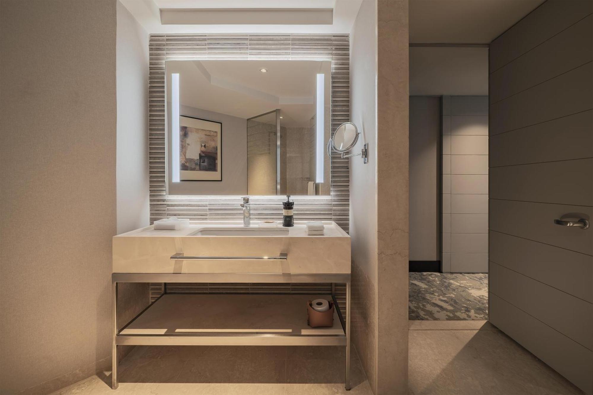 Premium King Room